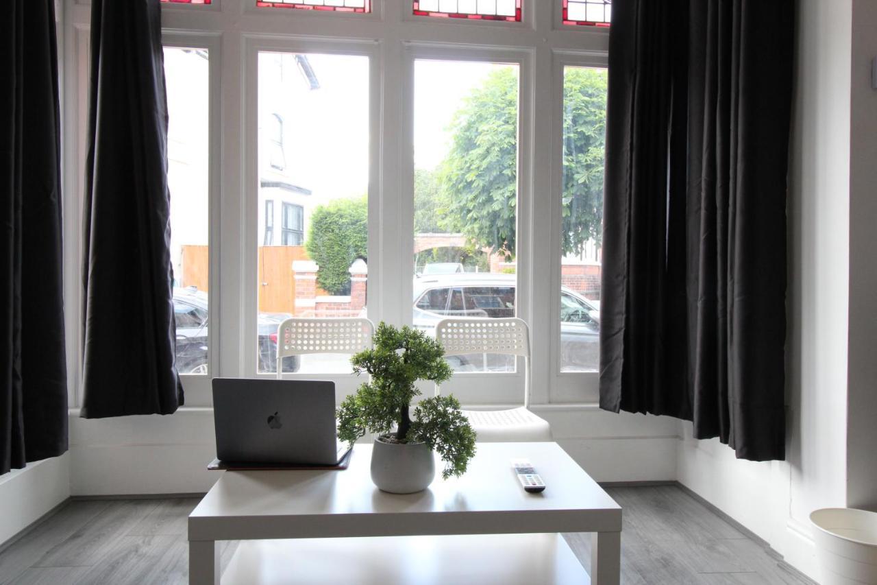 Appartement Amazing - 1Bdr - Free Street Parking à Wolverhampton Extérieur photo